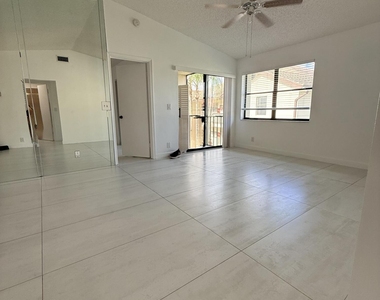 7714 Tahiti Lane - Photo Thumbnail 3