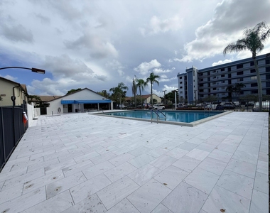 7714 Tahiti Lane - Photo Thumbnail 23