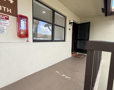 7714 Tahiti Lane - Photo Thumbnail 2