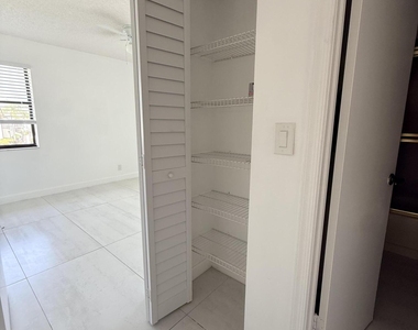 7714 Tahiti Lane - Photo Thumbnail 14
