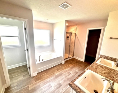 1399 Sw Edinburgh Drive - Photo Thumbnail 10