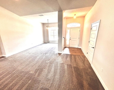 1399 Sw Edinburgh Drive - Photo Thumbnail 3