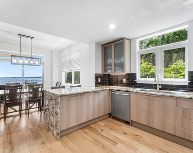 309 E Ocean Avenue - Photo Thumbnail 12
