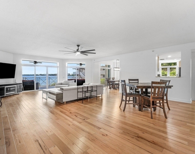 309 E Ocean Avenue - Photo Thumbnail 6