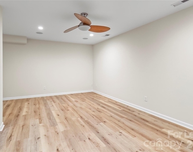 417 Armour Street - Photo Thumbnail 34