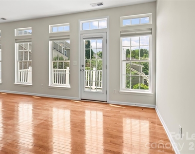 417 Armour Street - Photo Thumbnail 18