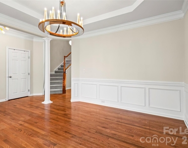 417 Armour Street - Photo Thumbnail 6
