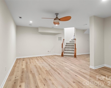 417 Armour Street - Photo Thumbnail 33