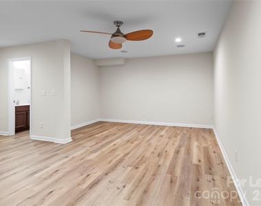 417 Armour Street - Photo Thumbnail 35