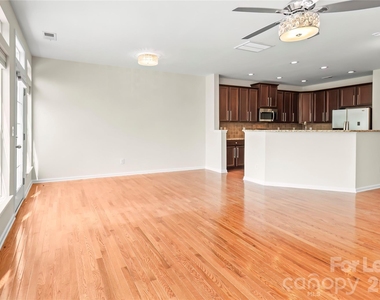 417 Armour Street - Photo Thumbnail 13