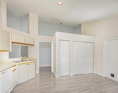 5148 Rosen Boulevard - Photo Thumbnail 10