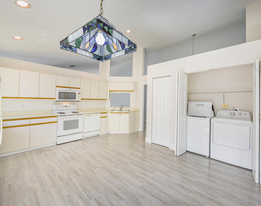 5148 Rosen Boulevard - Photo Thumbnail 16