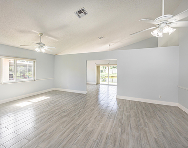 5148 Rosen Boulevard - Photo Thumbnail 5