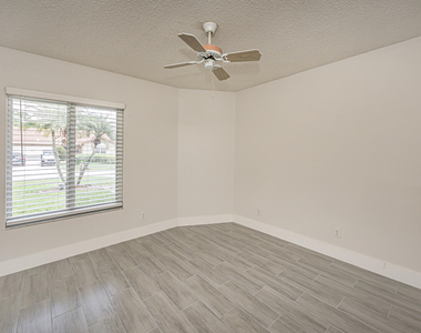 5148 Rosen Boulevard - Photo Thumbnail 15