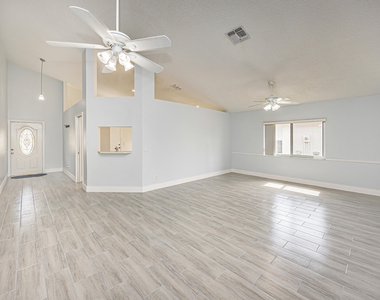 5148 Rosen Boulevard - Photo Thumbnail 7