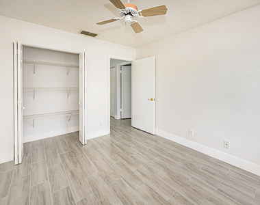 5148 Rosen Boulevard - Photo Thumbnail 43