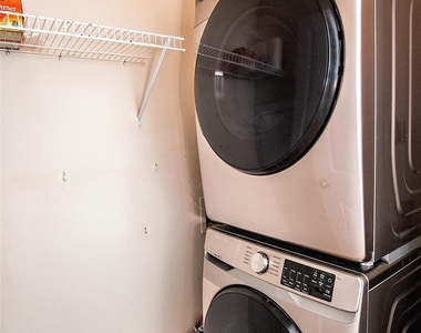 315 Woodvale Place - Photo Thumbnail 26