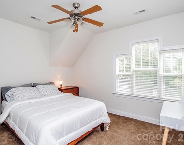 315 Woodvale Place - Photo Thumbnail 15