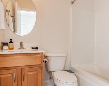 315 Woodvale Place - Photo Thumbnail 25