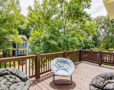 315 Woodvale Place - Photo Thumbnail 13