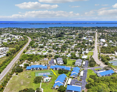 1637 Ne Nautical Place - Photo Thumbnail 4