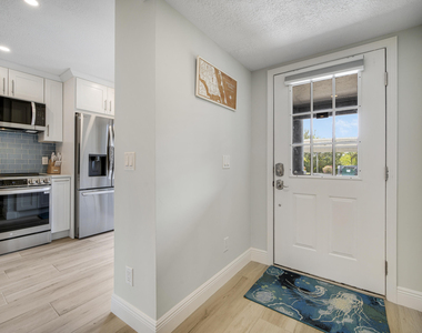 1637 Ne Nautical Place - Photo Thumbnail 12