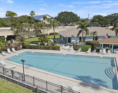 1637 Ne Nautical Place - Photo Thumbnail 8