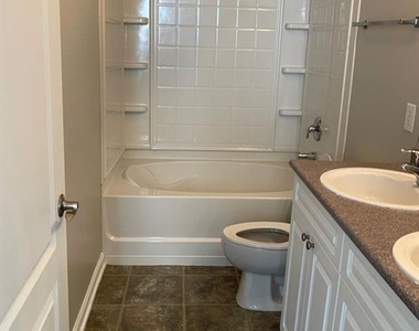 11435 Dixie Glen Drive - Photo Thumbnail 2