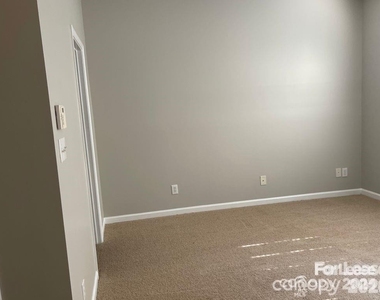 11435 Dixie Glen Drive - Photo Thumbnail 4