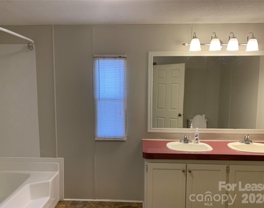 135 Langtree Road - Photo Thumbnail 6