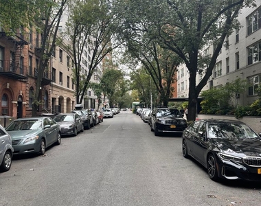 East 74th Street - Photo Thumbnail 12
