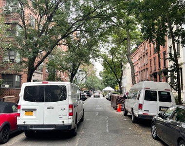 East 74th Street - Photo Thumbnail 9