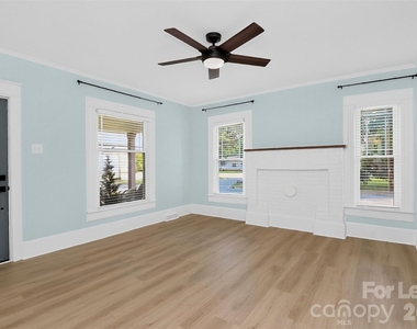 204 E Mcneely Avenue - Photo Thumbnail 3