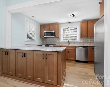 204 E Mcneely Avenue - Photo Thumbnail 11