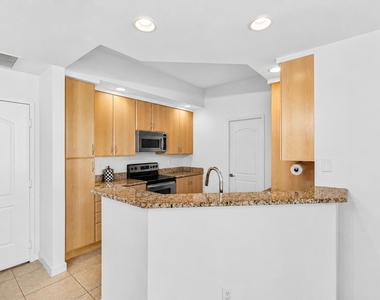 801 S Olive Avenue - Photo Thumbnail 4