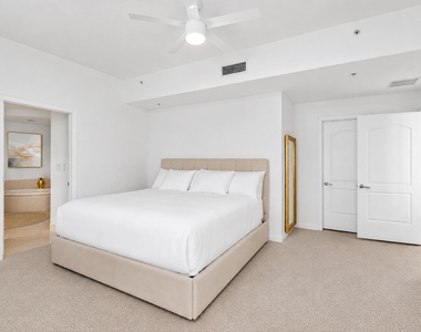 801 S Olive Avenue - Photo Thumbnail 10