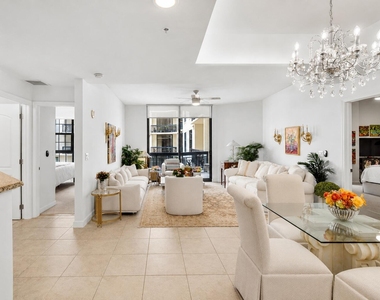 801 S Olive Avenue - Photo Thumbnail 5