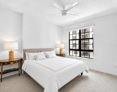 801 S Olive Avenue - Photo Thumbnail 15