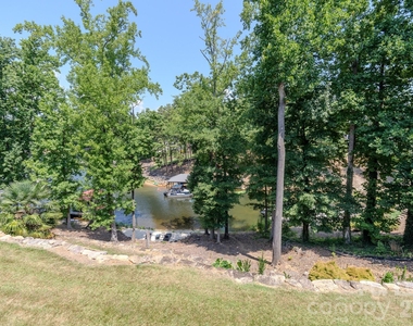 256 Greenbay Road - Photo Thumbnail 37