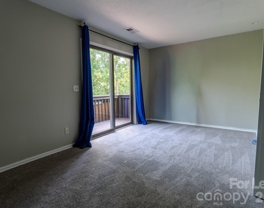 256 Greenbay Road - Photo Thumbnail 27
