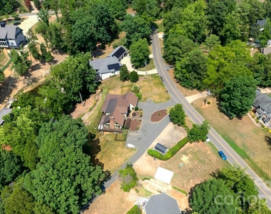 256 Greenbay Road - Photo Thumbnail 34