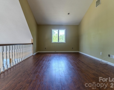 256 Greenbay Road - Photo Thumbnail 23