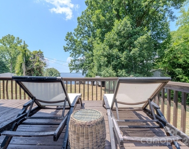 256 Greenbay Road - Photo Thumbnail 40