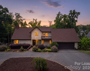 256 Greenbay Road - Photo Thumbnail 2