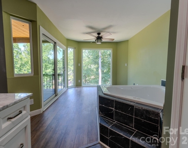 256 Greenbay Road - Photo Thumbnail 17