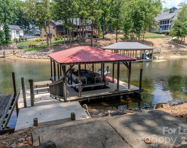 256 Greenbay Road - Photo Thumbnail 31