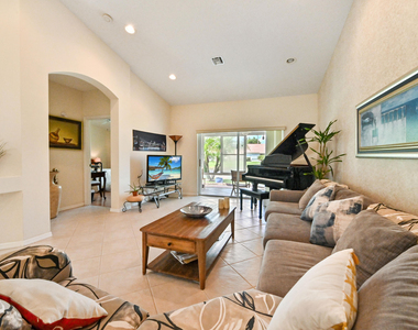 6077 Lake Hibiscus Drive - Photo Thumbnail 17