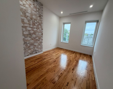 384 Chauncey Street - Photo Thumbnail 5