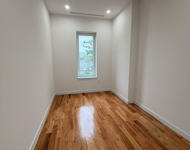 384 Chauncey Street - Photo Thumbnail 3