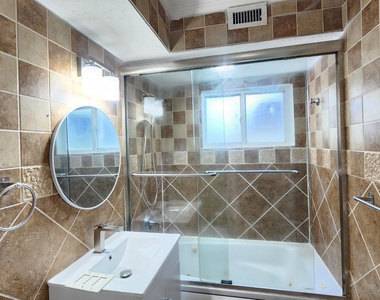 305 S Loxahatchee Drive - Photo Thumbnail 10